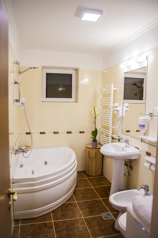 Business Class Apartment Cluj-Napoca Exteriör bild