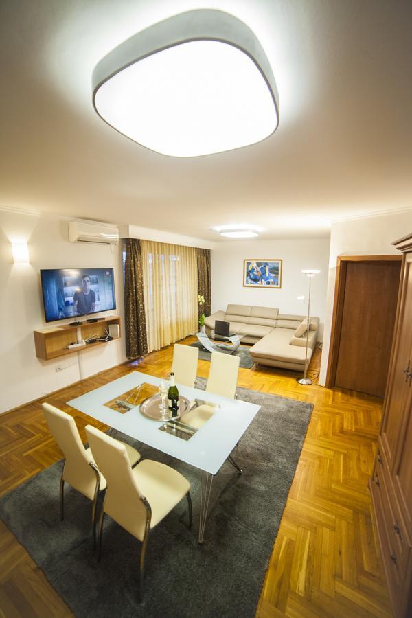 Business Class Apartment Cluj-Napoca Exteriör bild